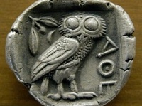 バイエルンのイルミナティの象徴である「ミネルバのフクロウ」　画像は「Wikipedia」より