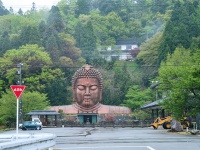 ハニベ岩窟院の仏頭（saname777さん撮影、Flickrより）