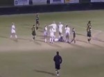 【仰天】高校サッカーのゴールキーパーの動きが斜め上すぎた！