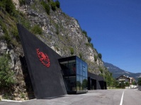 ネルフの基地かな。イタリアの消防署が瞬間、心重ねそうなくらいSFテイストだった件