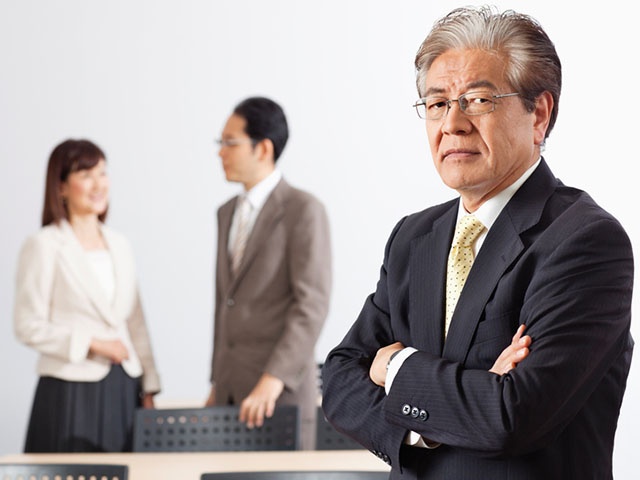 機嫌悪そう……イライラ上司のとばっちりを食らわない3つの方法