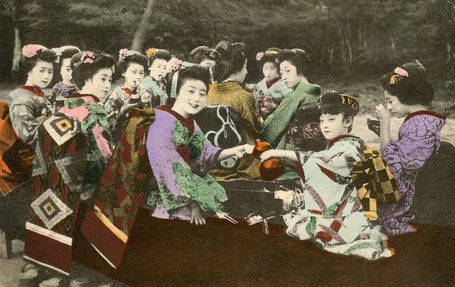 Kyoto Geiko and Maiko 1910s