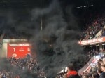 病院送り１４人！　オランダのサッカースタジアムで『煙爆弾』が爆発し大パニック