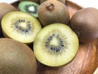 キウイの「本場の食べ方」とは