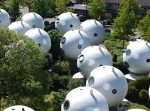 これは住みたくなる。オランダの「ドラゴンボール」風住宅