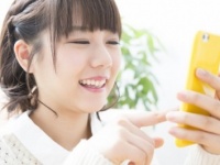 浮気の芽を摘む！　彼女が自分以外の男性とLINEをしていたら……⇒「やめてほしい：●％」