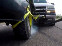 アメリカでカーチェイス専用のパトカーの必殺武器「グラップラー・ポリスバンパー」（アメリカ）