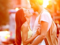 【男女のちがい】夏の暑い日のデートで恋人と手をつなぎたい？⇒つなぎたい人が多いのは〇性！