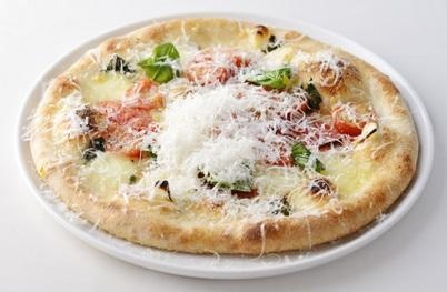 グラナパダーノ、モッツァレラの マルゲリータ