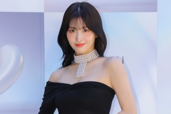 TASAKI　創業70周年アニバーサリーエキシビション　『TWICE』MOMOが登場！！　MOMOは「とても面白かった」