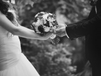 イマドキ女子の本音！　結婚するなら「地方出身」or「首都圏出身」の男性？⇒軍配は……