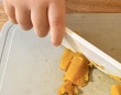 「めちゃくちゃ遠すぎ」「可愛すぎます」　2歳児がカボチャを切ったら...〝左手〟の場所に5.3万人もん絶