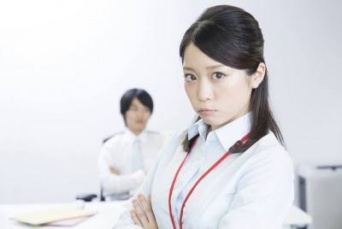 どこが平等だよ!?　女性が社内で感じる「男女差別」・6つ