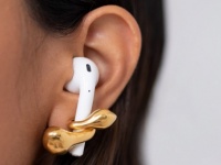 もうこれでなくさない！AppleのAirPods紛失防止用おしゃれピアスが予約販売開始（イギリス）