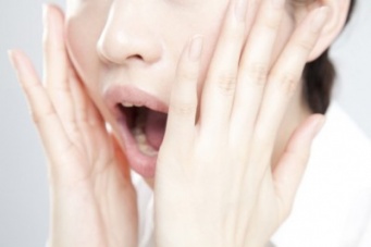 嘘でしょ!?　女子が知らず知らずやっちゃってたマナー違反10