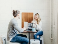 やってんなぁ……。「話を盛ってしまう」大きな理由2つ