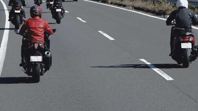 やっと通りかかったのは...（画像はイメージ）