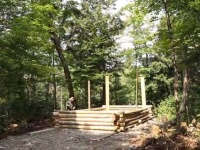たったひとりでコツコツと。丸太小屋ができるまでのタイムラプス映像