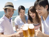信じられない!!　彼女にうそをついて、女性のいる飲み会に参加した理由4つ！
