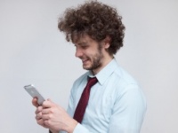 彼氏から彼女への本音！　忙しいときにLINEがきたら、迷惑？　うれしい？