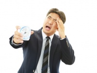 政治は男性社会!? 政界の写真から男性を消してみたら、女性が極端に少ないことが判明