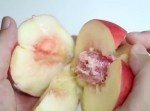 桃をカンタンに切る方法、その名も「ルービックキューブ切り」！？