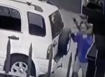 「ご主人様が危ない！」　ワンちゃんたちが強盗を追い払う！