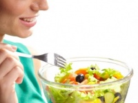 外食が続いても大丈夫!?　偏った栄養バランスを私は○○で調整する！
