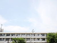 小学校教諭(20代)が児童に暴力　胸ぐらをつかみ「何か言わんかい！」　被害児童は『後頭部を2針縫うけが』