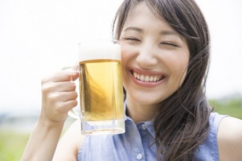 それは、惚れてまうわ!!　男性がカワイイと思う女子の酔っ払い方4つ！