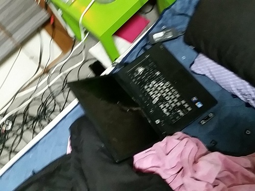 ノートパソコン破壊