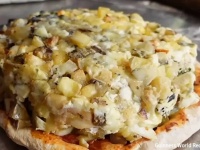 フランスはそう来たか。1001種のチーズをのせたピザで世界ギネス記録