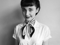 ヴィヴィアン・リー、オードリー・ヘップバーン...　銀幕のスター女優になりきる17歳の女子大生が激似レベルと話題に
