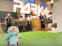帰りたくなくなる！　ロボットと共生する新空間「PARK+」オープン