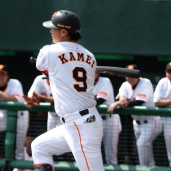 巨人の空きポジションは6番・レフト。レギュラーを狙う実力もある亀井義行に期待