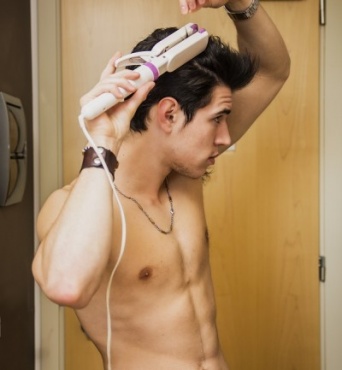 絶対アヤシイ……！　女子が「もしかして浮気してる？」と疑ってしまう彼氏の言動6つ！