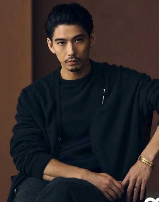 Instagram:賀来賢人(@kento_kaku)より