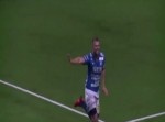 ゴールを決めたサッカー選手が調子に乗った結果→　超赤面の事態へ！