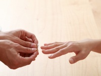 キンタロー。新婚生活で「チューはマスト」。プロポーズのあとは嗚咽で30分号泣