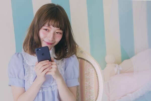 消えない過去事情...！「彼氏の元カノ」を気にしない方法って？