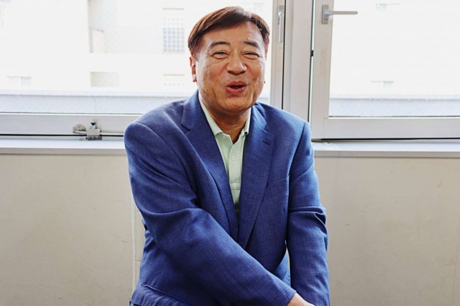 インタビュー中の石田社長
