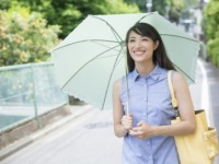 毎日プチプラコーデで出勤する女性はあり？　約●●％の女性が「なし」と厳しい回答