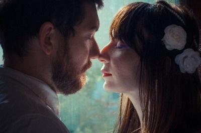 男子に聞いた！　キスする雰囲気に持ち込むための秘密の作戦3選