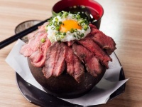 「石焼ローストビーフ丼」
