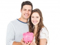 【男女のちがい】この先、不安がいっぱい!?　結婚までに貯めておきたい貯金額ランキング！