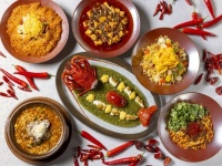 “辛いかき氷”を麺に絡めて食べる新感覚の“旨辛”中国料理が初登場！　グランド ハイアット 東京「スパイシー&#038;クールメニュー」