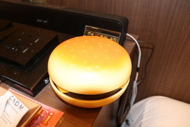 ハンバーガーと思いきや...