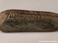 1600年前の古代オガム文字が刻まれた石がイギリスの庭で発見される