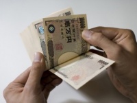 実家暮らしの社会人に聞いた！　ズバリ、家に入れているお金はいくら？