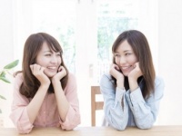約7割の男性が○○系と回答！　「きれい系女子」VS「かわいい系女子」、結婚するならどっち？